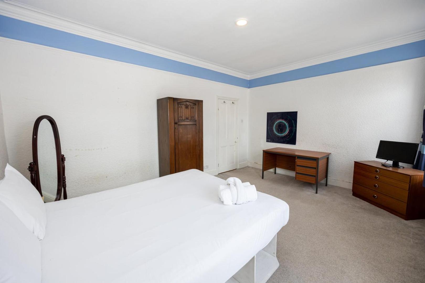 Guestready - Enchanting Life In Gorse Hill แมนเชสเตอร์ ภายนอก รูปภาพ