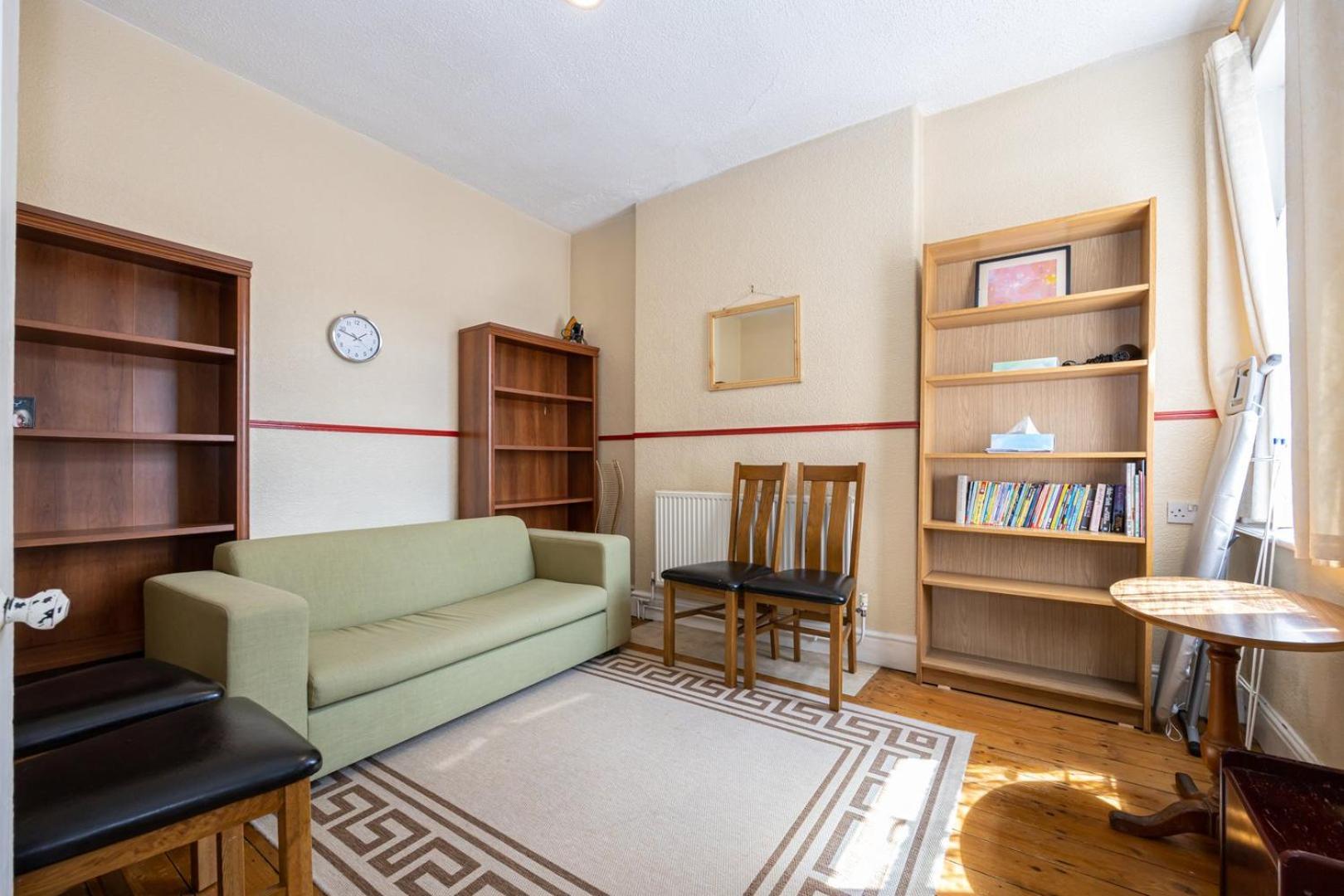 Guestready - Enchanting Life In Gorse Hill แมนเชสเตอร์ ภายนอก รูปภาพ