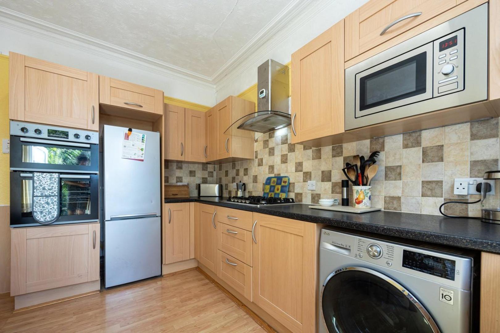 Guestready - Enchanting Life In Gorse Hill แมนเชสเตอร์ ภายนอก รูปภาพ